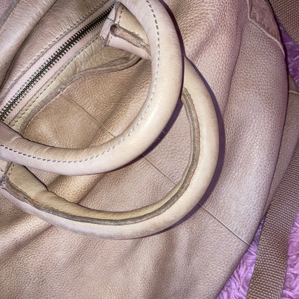 Free People Leslie Distressed Leather Large Tote In Conch Pink - Picture 13 of 16